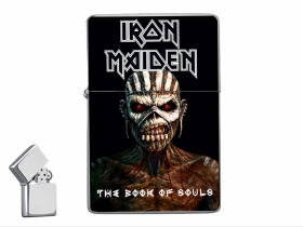 Iron Maiden doplňovací benzínový zapalovač s vypalovaným obrázkom (balené v darčekovej krabičke)